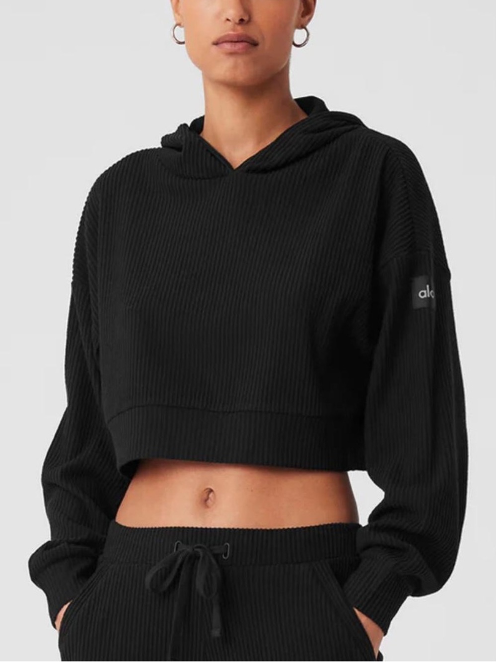 E050 ALO Yoga Black Muse Hoodie